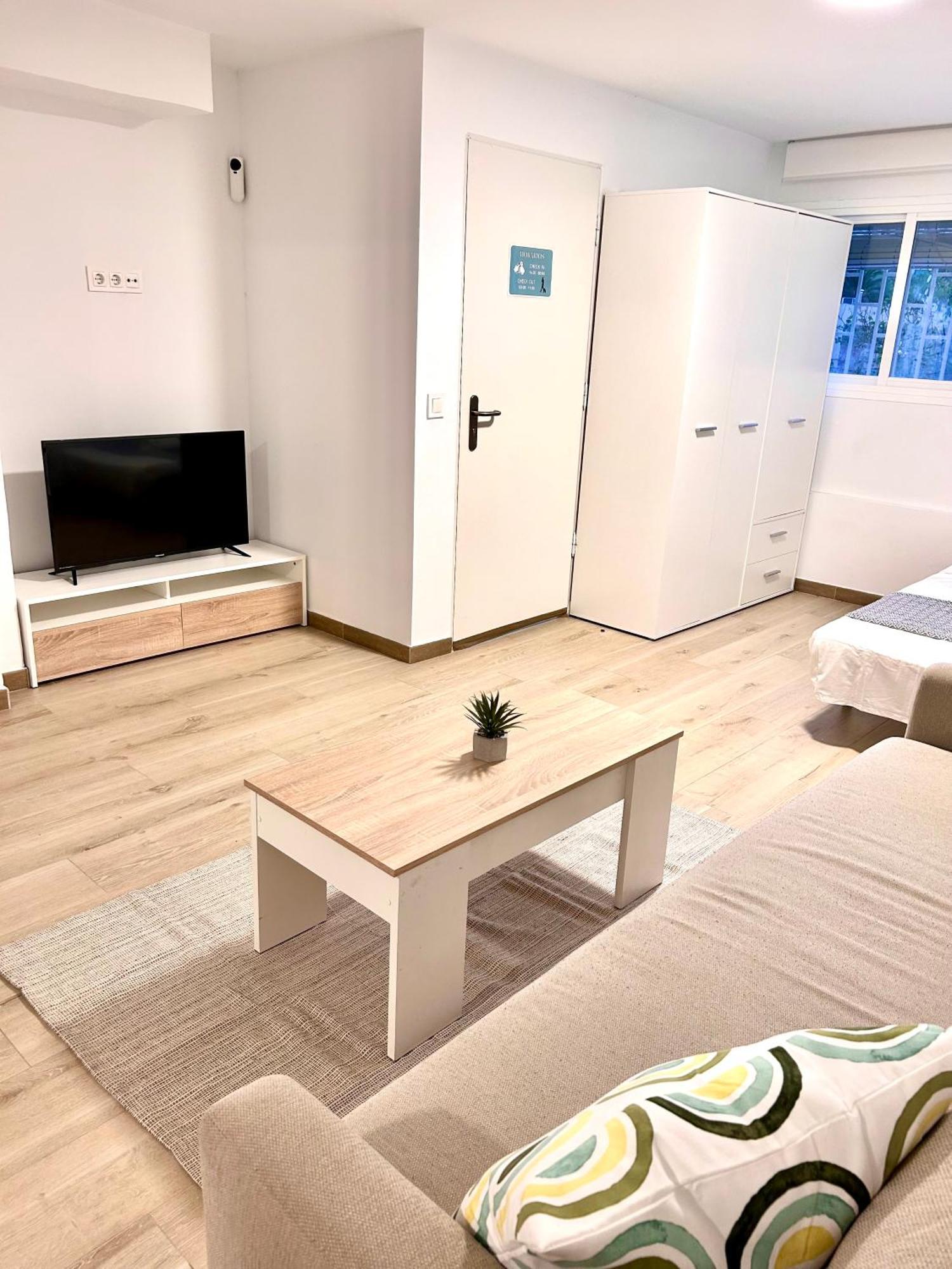 Apartamentos Ribadeo Мадрид Екстериор снимка