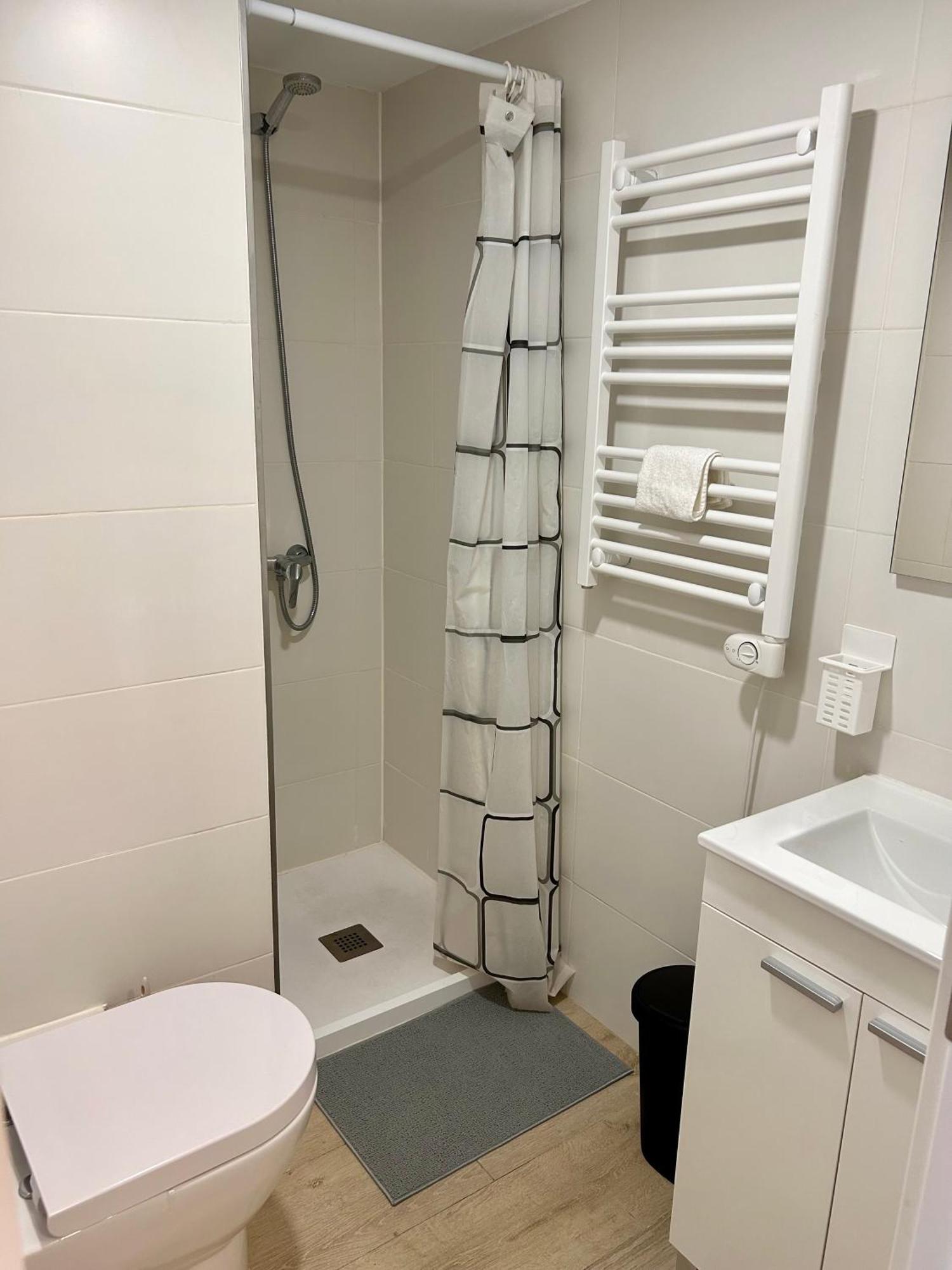 Apartamentos Ribadeo Мадрид Екстериор снимка