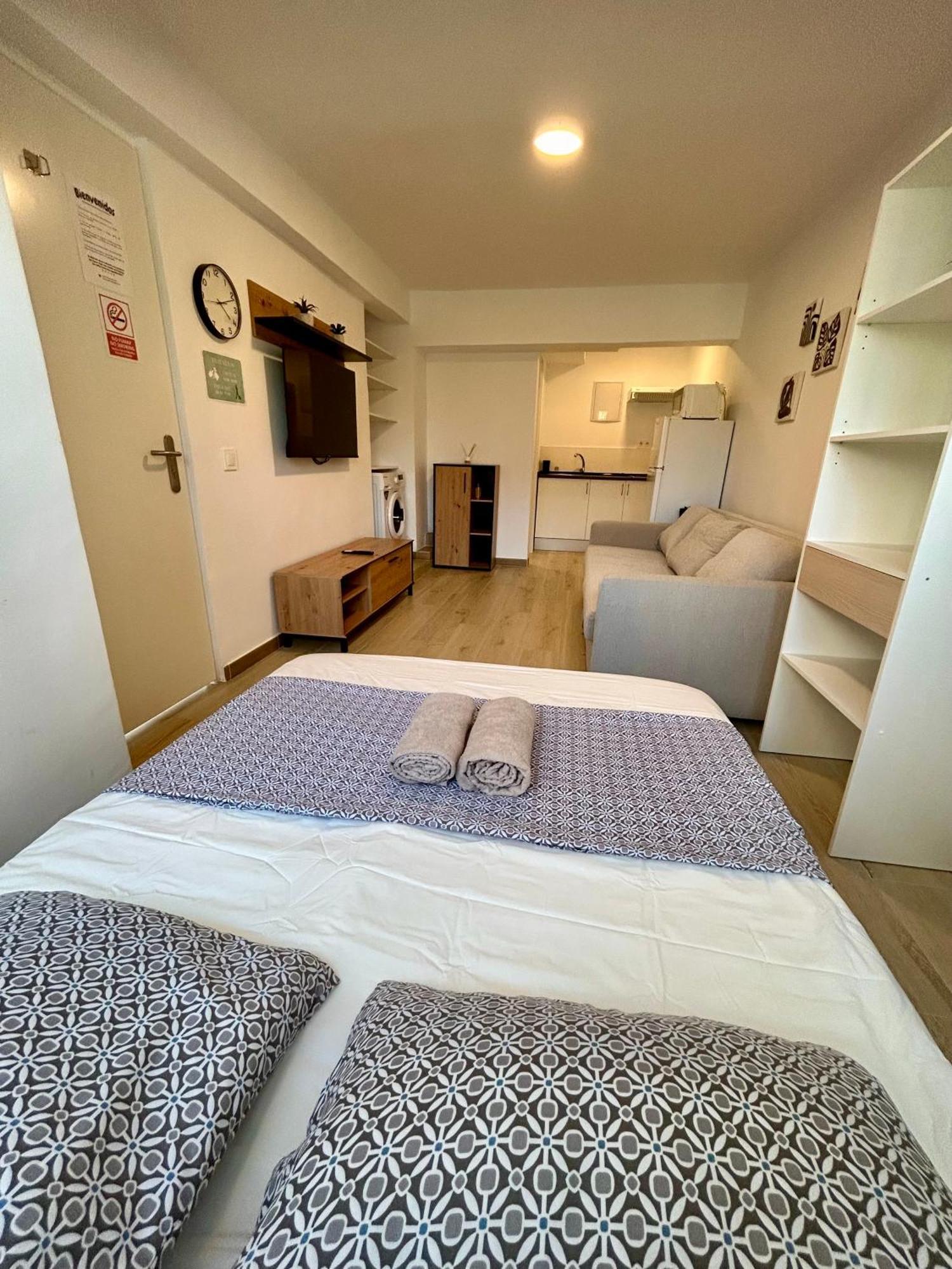 Apartamentos Ribadeo Мадрид Екстериор снимка