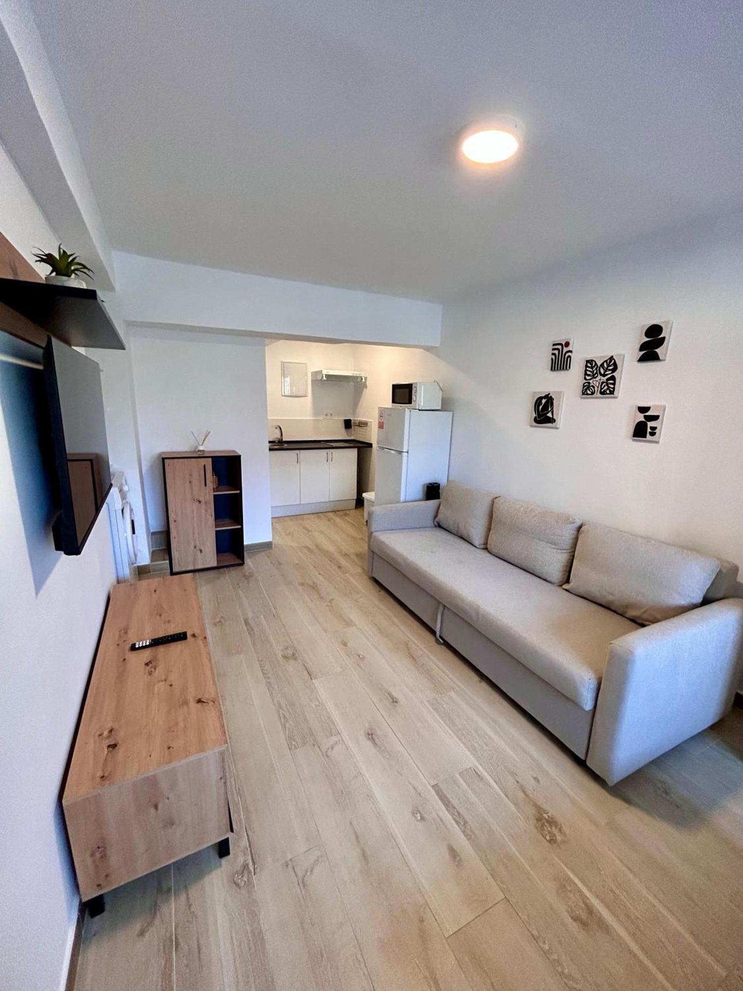 Apartamentos Ribadeo Мадрид Екстериор снимка