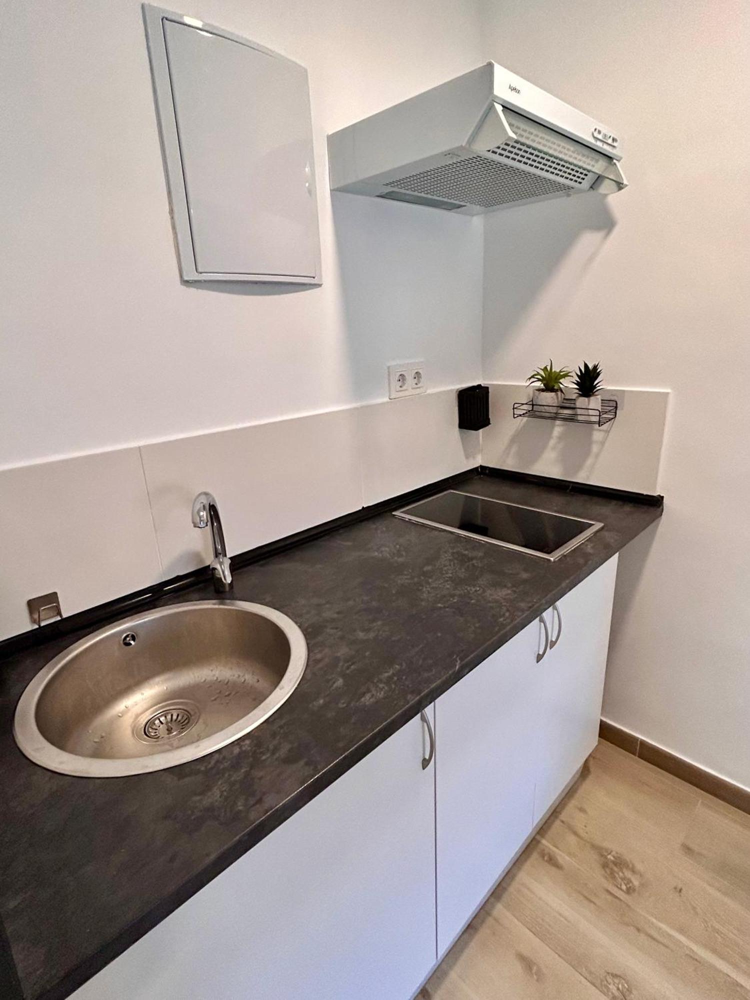 Apartamentos Ribadeo Мадрид Екстериор снимка