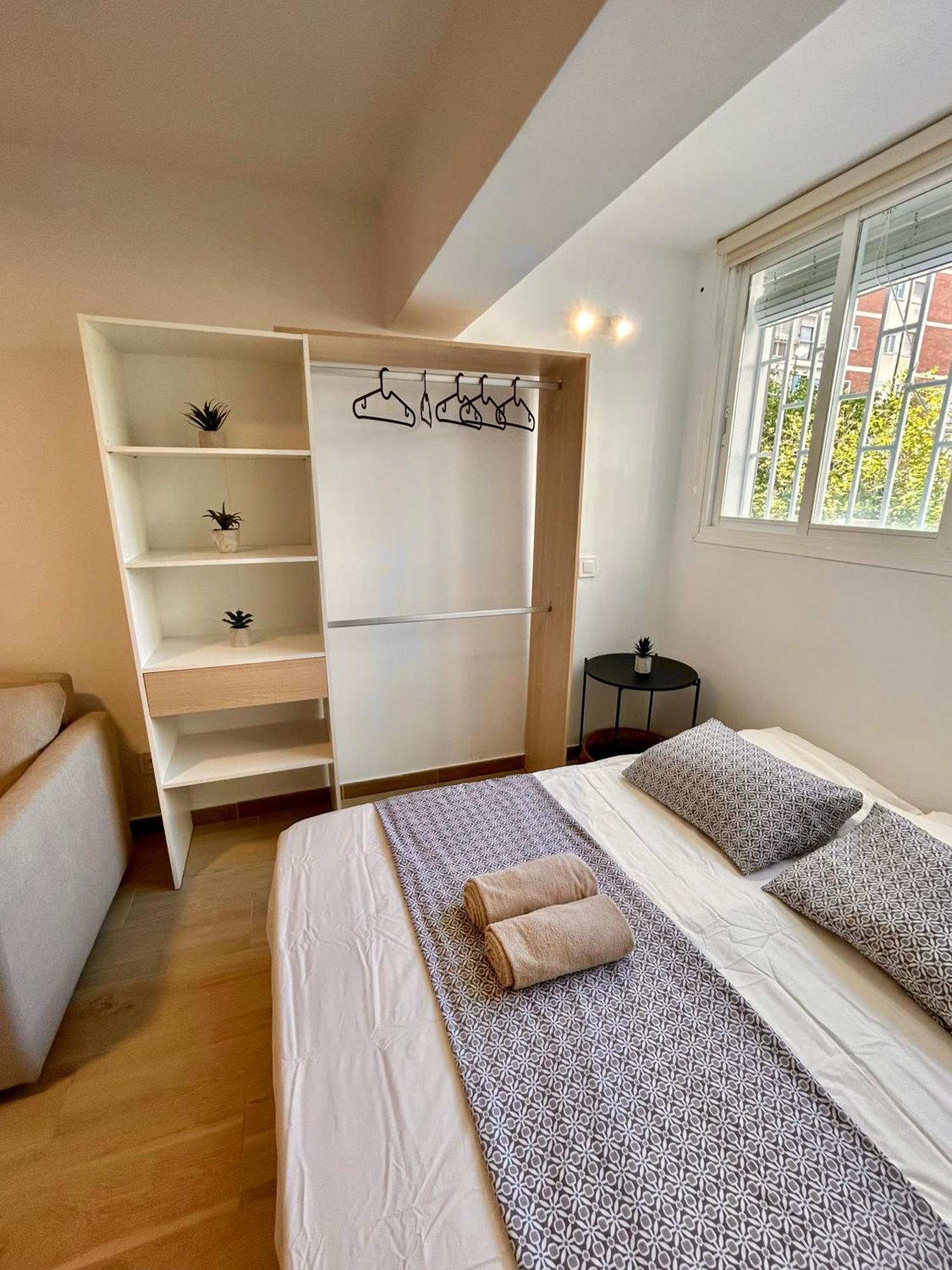 Apartamentos Ribadeo Мадрид Екстериор снимка