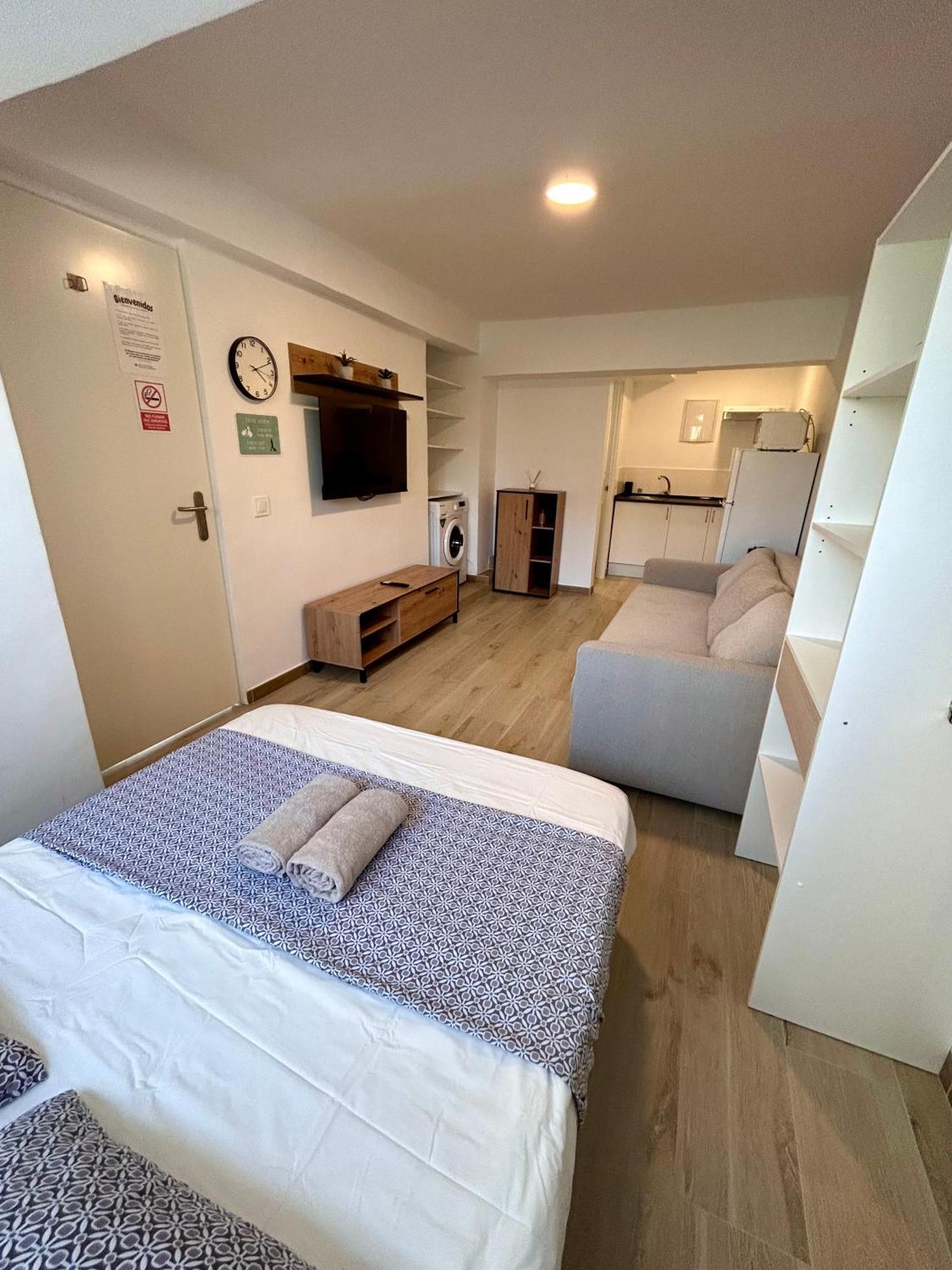 Apartamentos Ribadeo Мадрид Екстериор снимка